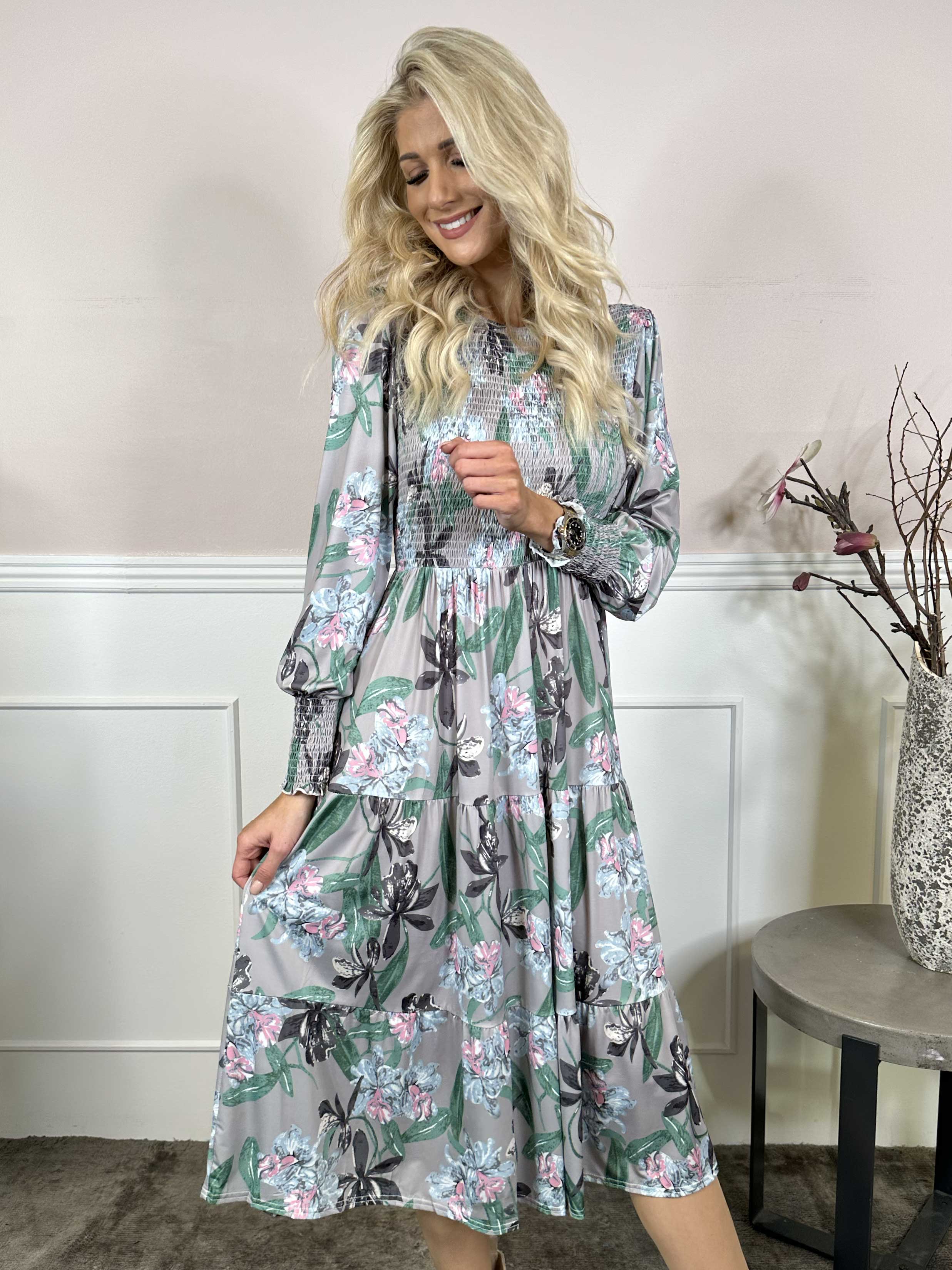Kelly Flower Dress - Elastisk klänning med smock över bröstet